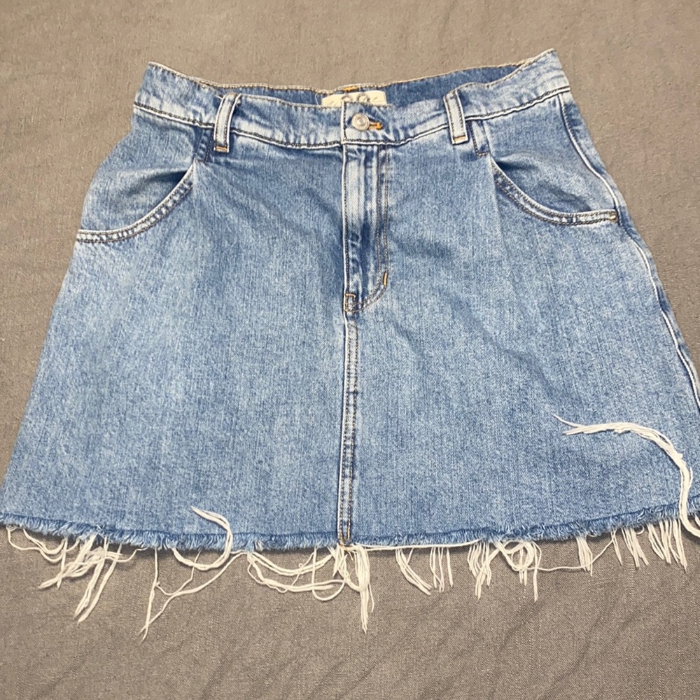 We the free denim distressed‎ hem mini skirt size 29 light wash